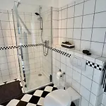 K4 Mit Gartenblick Apartament Jever